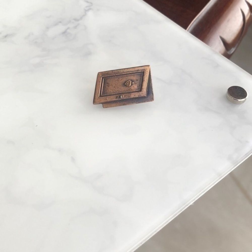 Vintage Label Pin